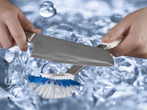 Brossa Nova +1 Hybrid-Spülbürste, KÜCHENMESSER SCHÄRFT MAN NASS - AM BESTEN GLEICH BEIM SPÜLEN