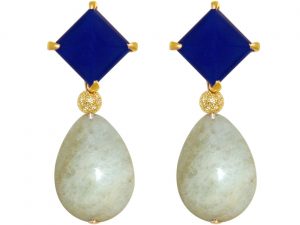 GEMSHINE Ohrringe mit blauen Chalcedon Cabochons und Aquamarin Edelstein Tropfen. Ohrhänger aus 925 Silber oder hochwertig vergoldet. Made in München / Deutschland. Im eleganten Schmucketui geliefert.