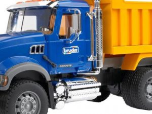 MACK Granite LKW mit Kippmulde